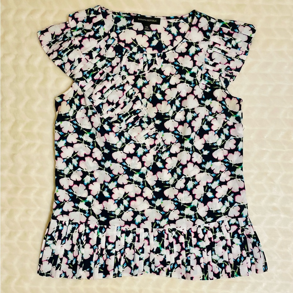 EUC- Banana Republic Black and Pink Floral Ruffled Cap Sleeve Blouse